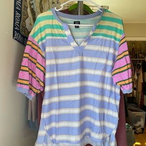 V neck striped tee